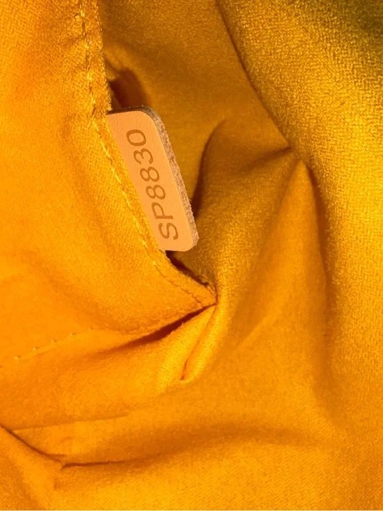 Louis Vuitton Vibrant Mustard Yellow Interior - Picture 5 of 7